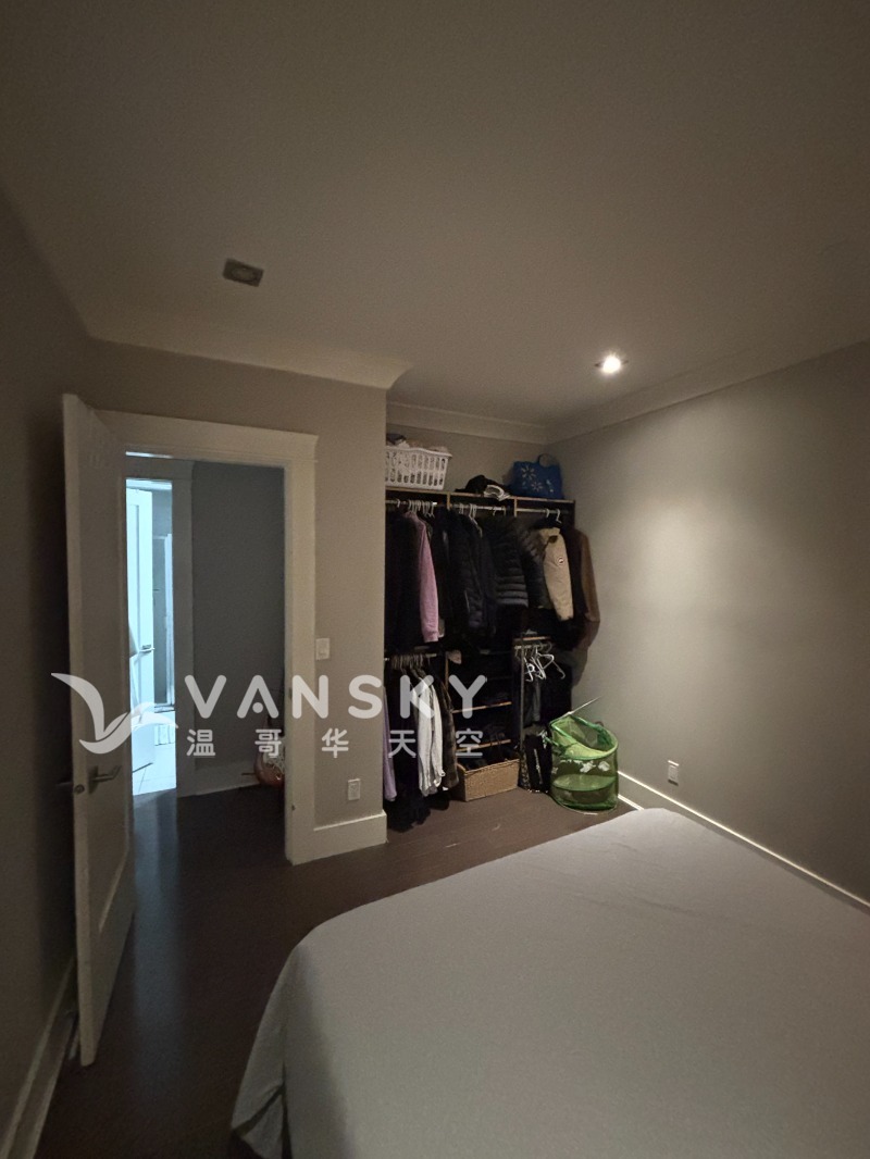 251105212639_Bedroom 1-2.jpg